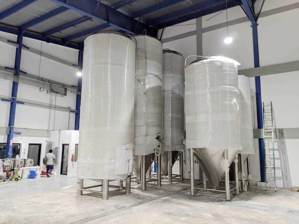 150HL fermenter and bright beer tank