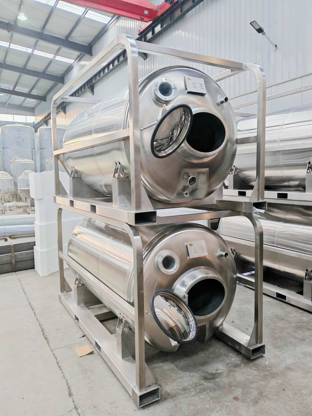 Forklift Ready Brite Beer Tank-Flexibility Meets Safet