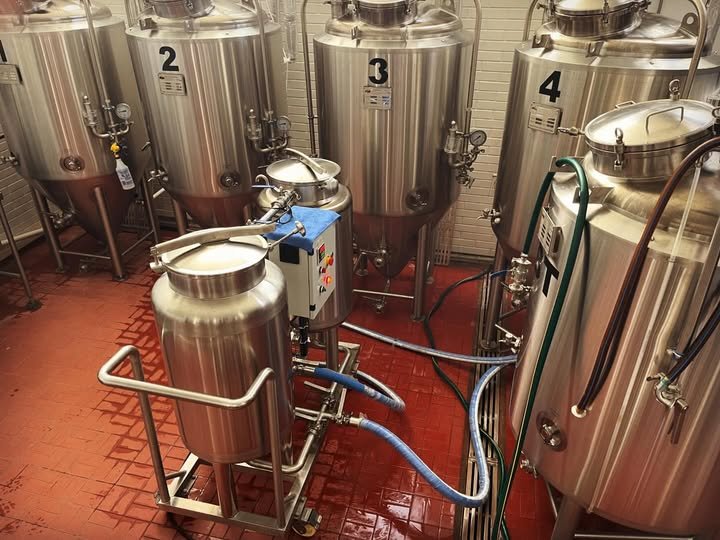 Brewery system cleaning