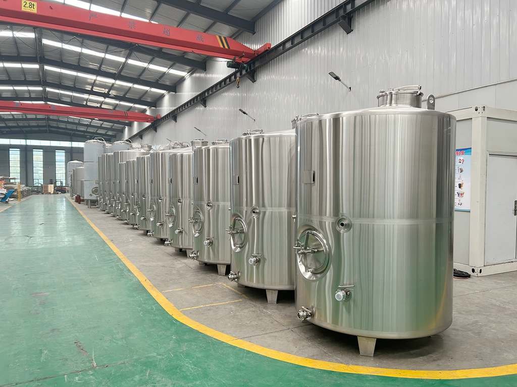 Cuves de fermentation pour le vin et les fruits